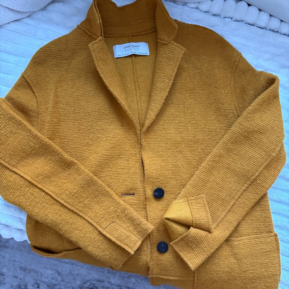 Women's Zara Basic Overcoat in Mustard
Size: XS
